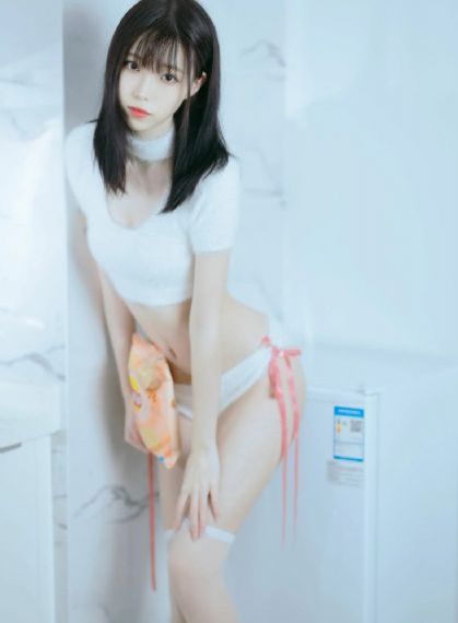 日韩美女全除裸精图片_蓝光手机免费观看完整