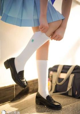 也许你该找个人聊聊在线阅读免费_JVID性感写真
