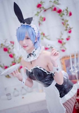 让女人下面流水的小说_蓝光高清视频观看
